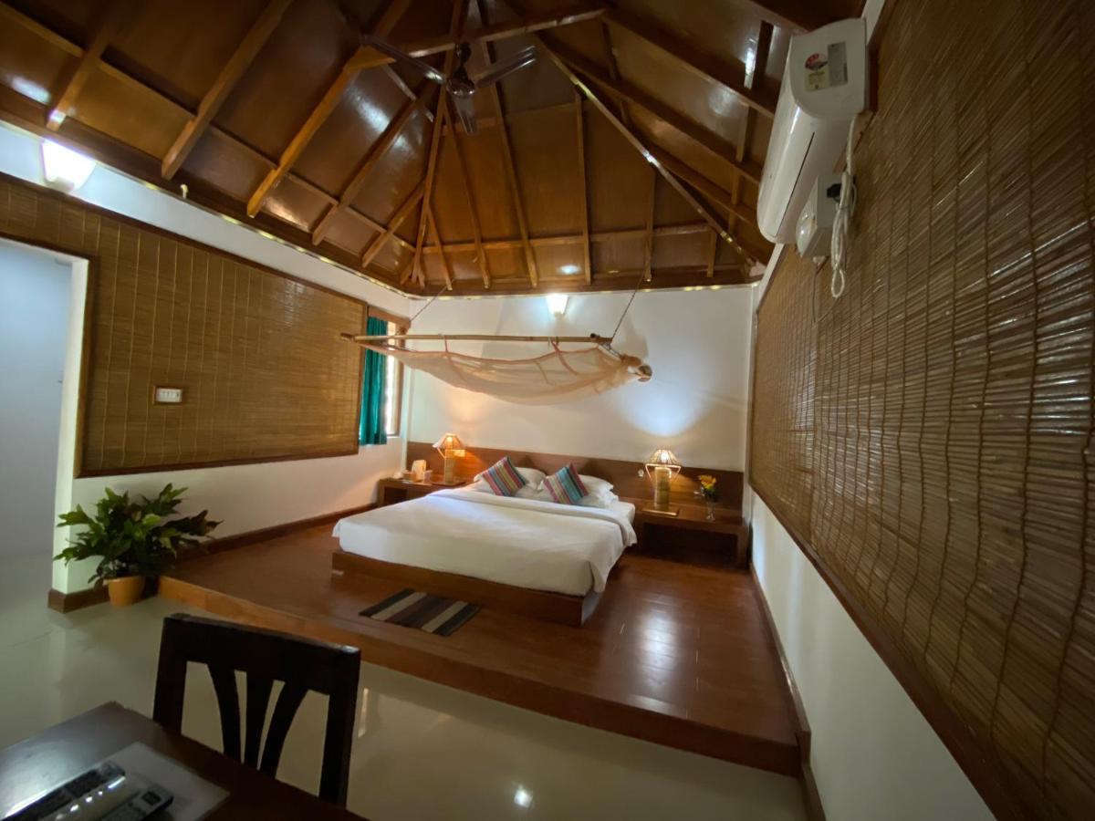 Wild Orchid Hotel Kala Pathar Beach Exterior photo