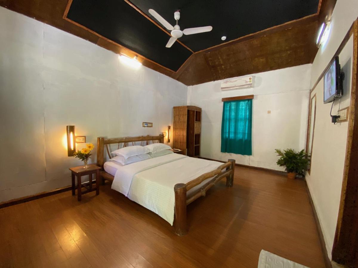 Wild Orchid Hotel Kala Pathar Beach Exterior photo