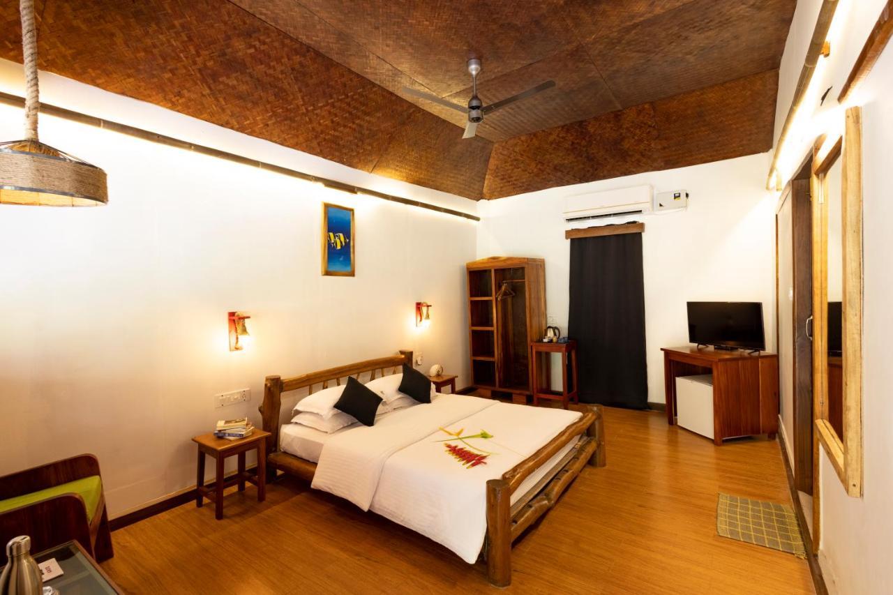 Wild Orchid Hotel Kala Pathar Beach Exterior photo